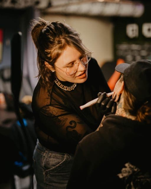 Rosi Bert, tattoo artist who uses InkDesk